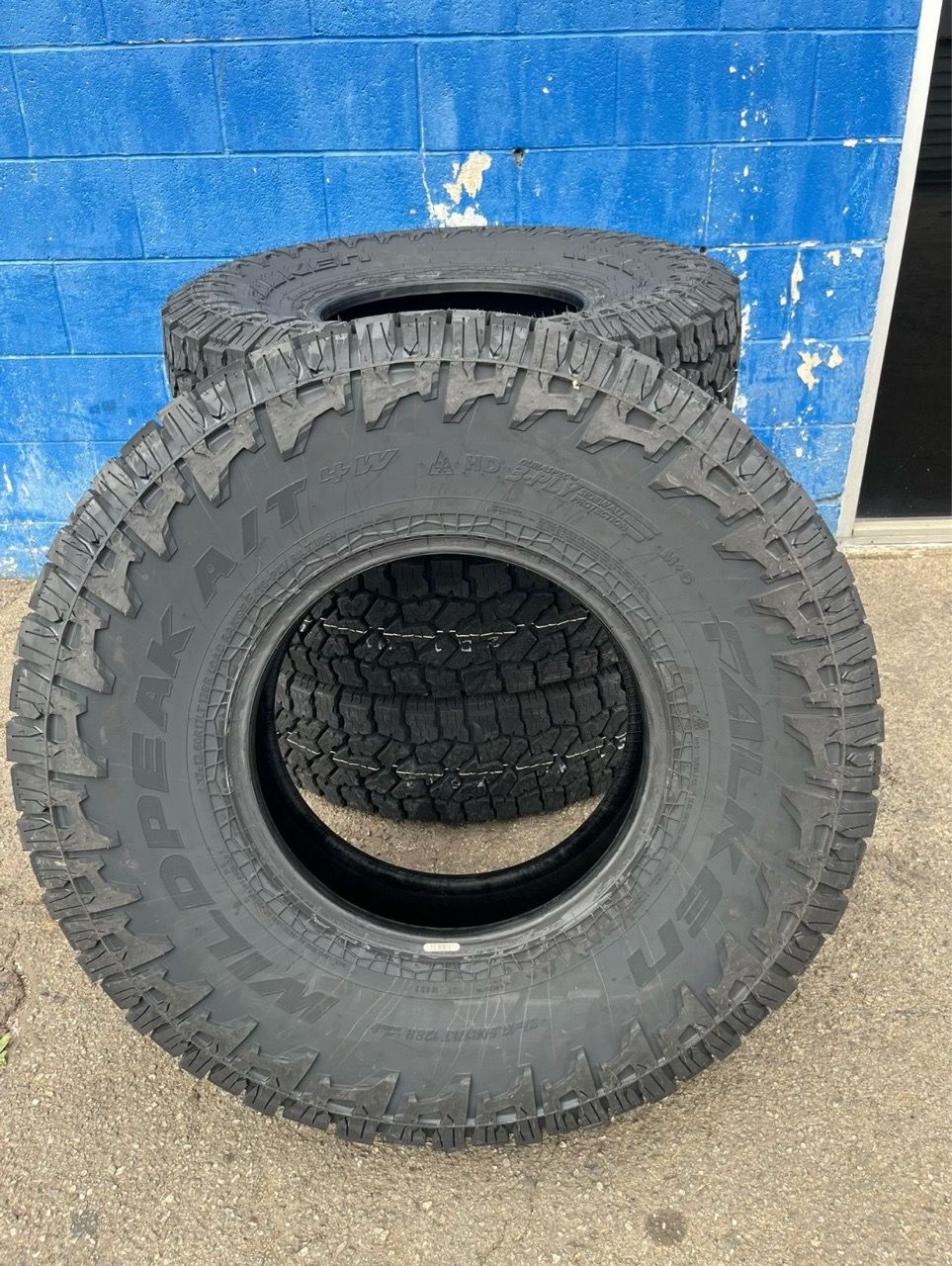 Falken Wildpeak A/T4W All-Terrain Tire 37x12.50R17LT 128R